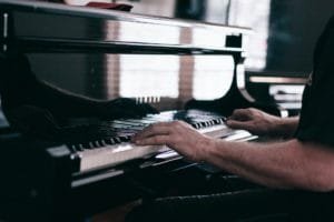 Some experts think that all students should learn musical instruments. To what extent do you agree or disagree?